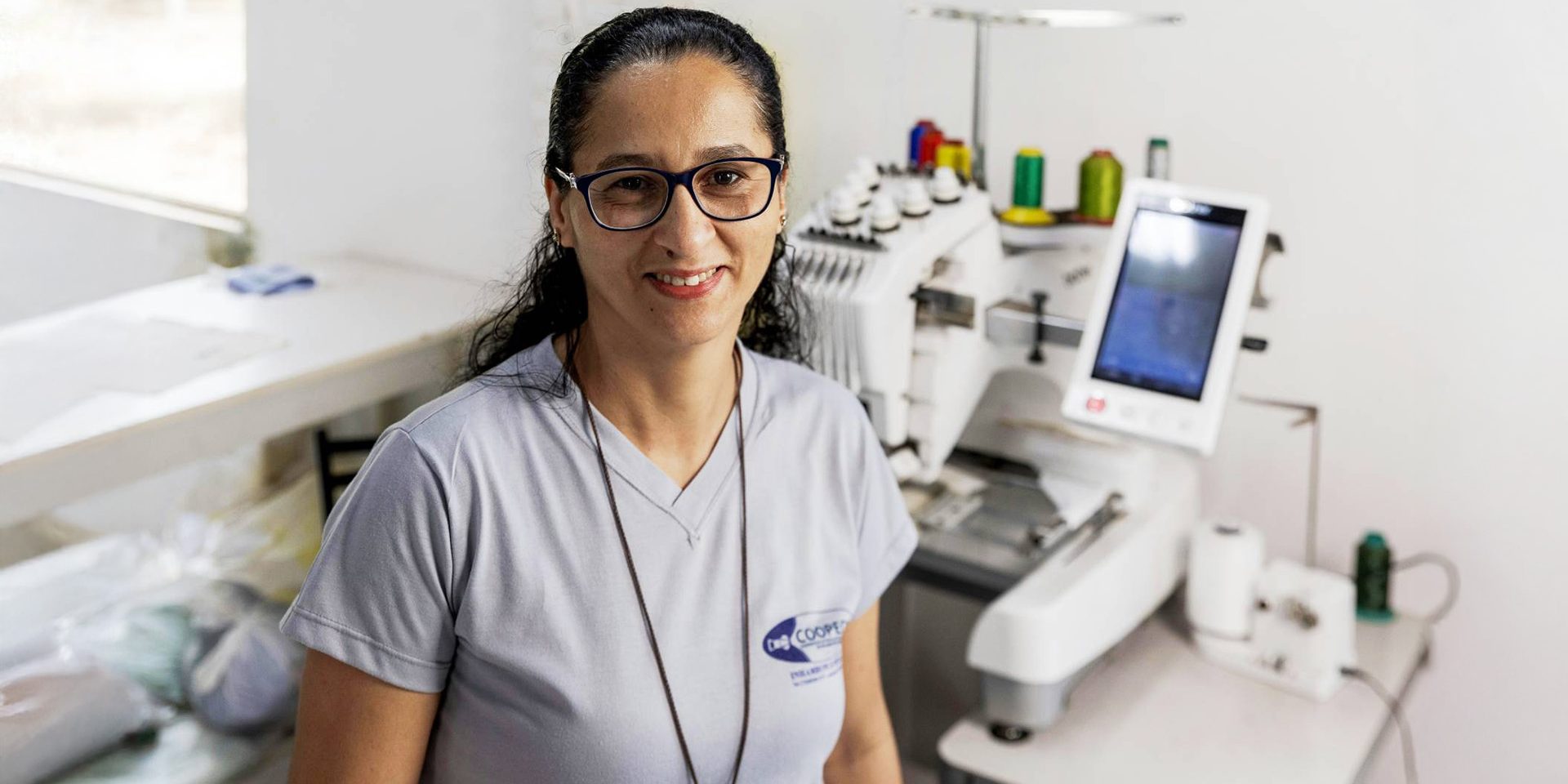 Jivânia Costa, employee at the Uniform Factory, one of Bracell’s social projects